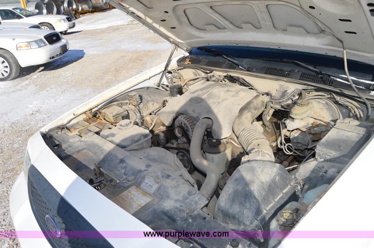 image for item I6882 2001 Ford Crown Victoria Police Interceptor