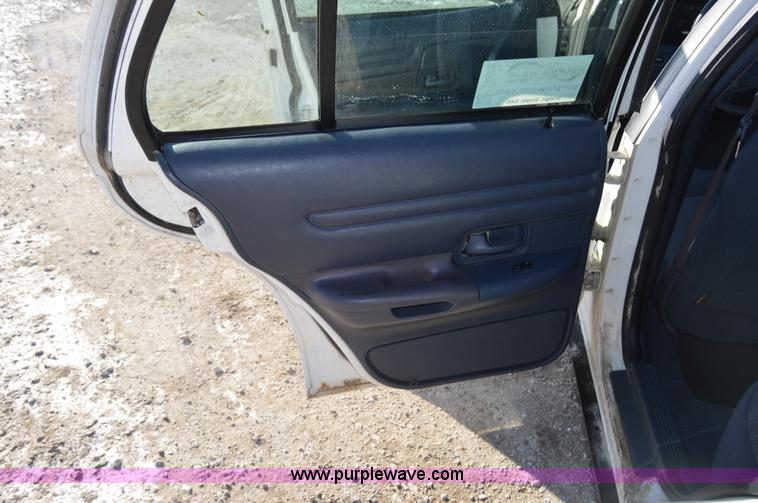 image for item I6882 2001 Ford Crown Victoria Police Interceptor