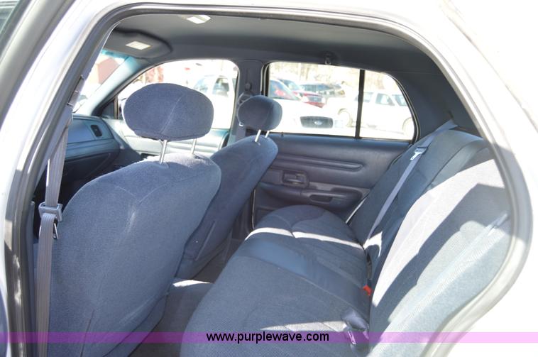 image for item I6882 2001 Ford Crown Victoria Police Interceptor