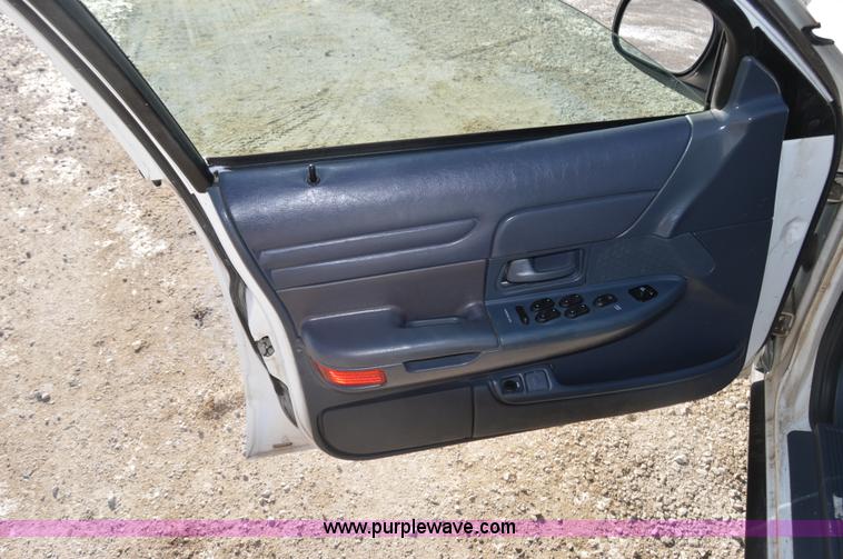 image for item I6882 2001 Ford Crown Victoria Police Interceptor