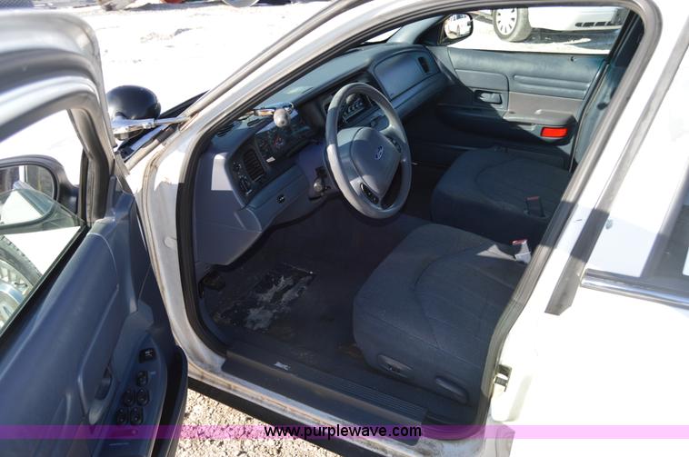 image for item I6882 2001 Ford Crown Victoria Police Interceptor