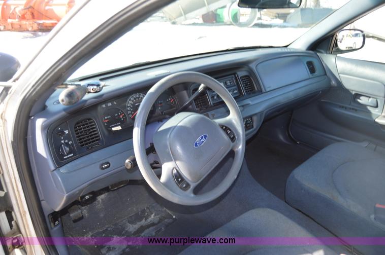 image for item I6882 2001 Ford Crown Victoria Police Interceptor