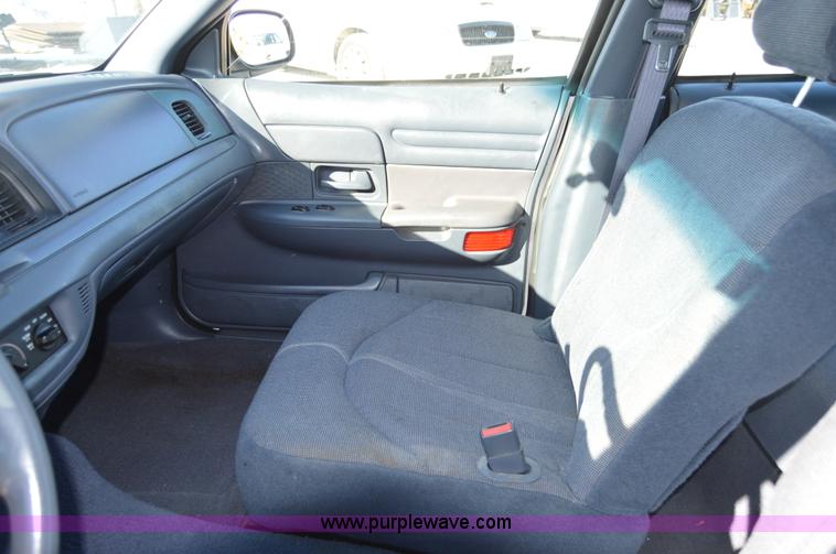 image for item I6882 2001 Ford Crown Victoria Police Interceptor