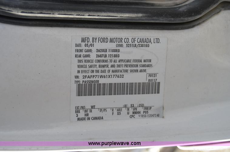 image for item I6882 2001 Ford Crown Victoria Police Interceptor