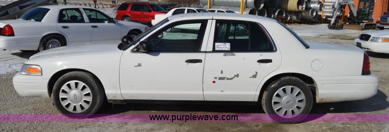 image for item I6883 2007 Ford Crown Victoria Police Interceptor