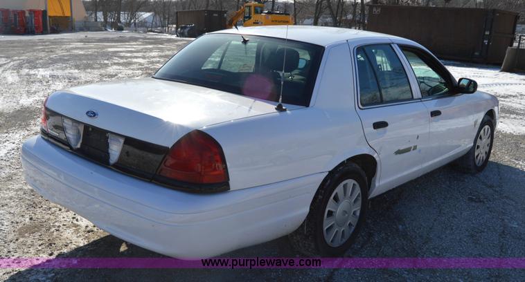 image for item I6883 2007 Ford Crown Victoria Police Interceptor