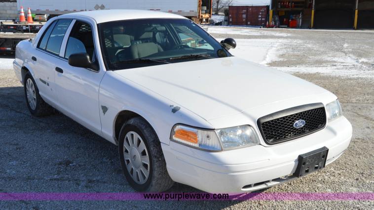 image for item I6883 2007 Ford Crown Victoria Police Interceptor