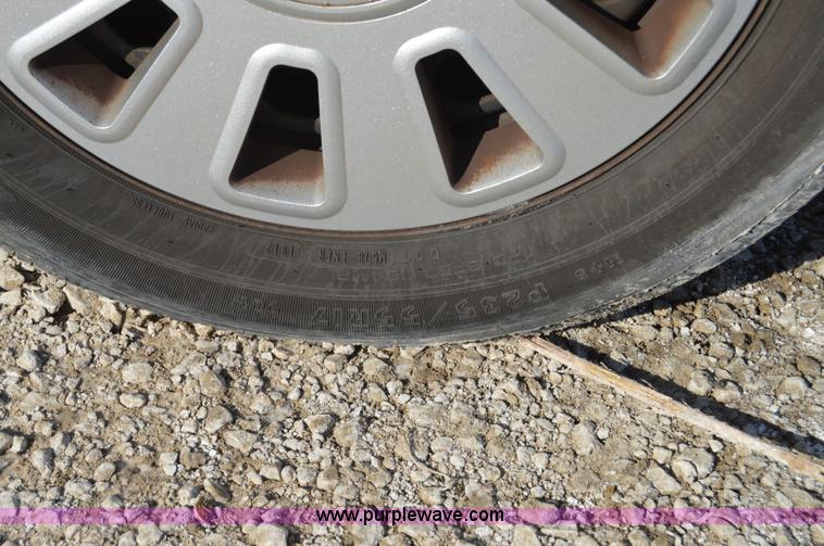 image for item I6883 2007 Ford Crown Victoria Police Interceptor