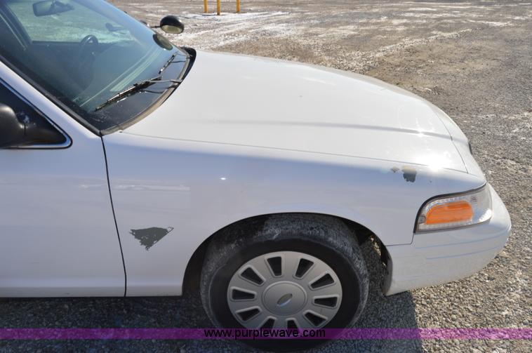 image for item I6883 2007 Ford Crown Victoria Police Interceptor