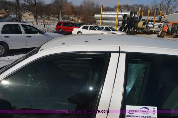 image for item I6883 2007 Ford Crown Victoria Police Interceptor
