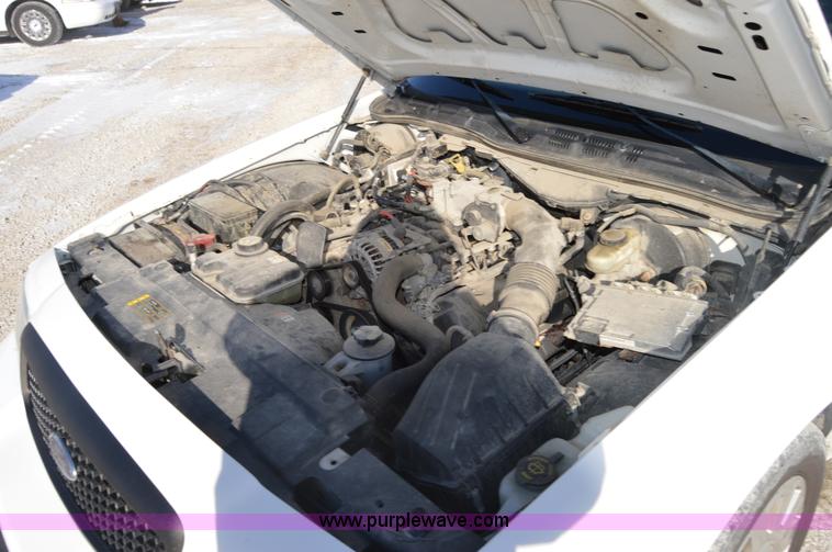 image for item I6883 2007 Ford Crown Victoria Police Interceptor