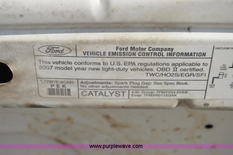 image for item I6883 2007 Ford Crown Victoria Police Interceptor