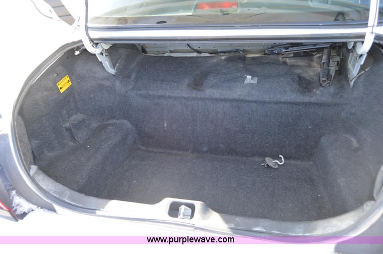 image for item I6883 2007 Ford Crown Victoria Police Interceptor