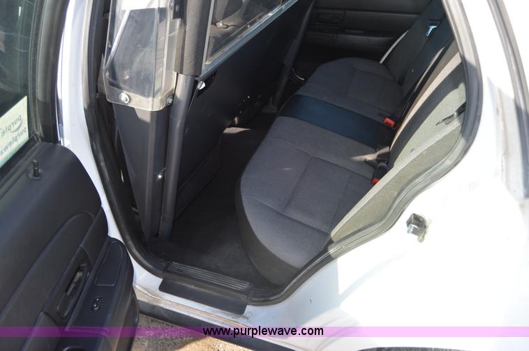 image for item I6883 2007 Ford Crown Victoria Police Interceptor