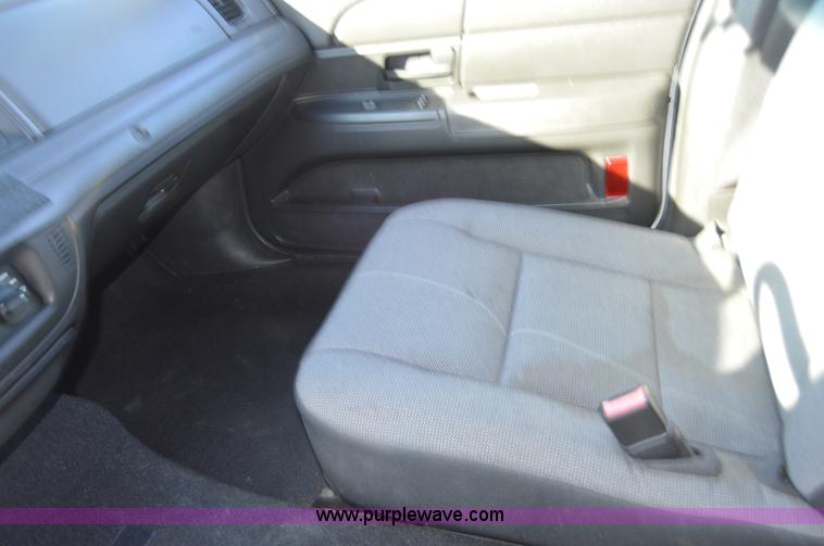 image for item I6883 2007 Ford Crown Victoria Police Interceptor