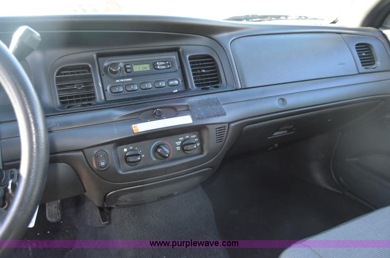 image for item I6883 2007 Ford Crown Victoria Police Interceptor