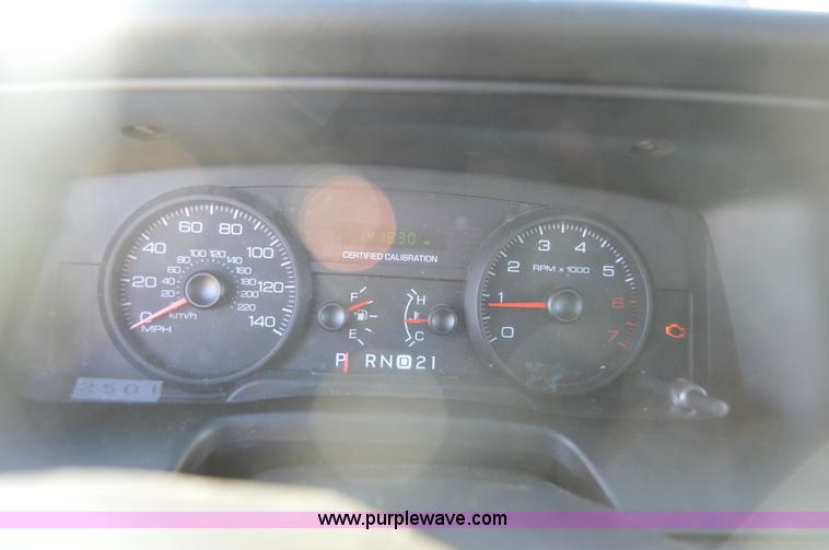 image for item I6883 2007 Ford Crown Victoria Police Interceptor