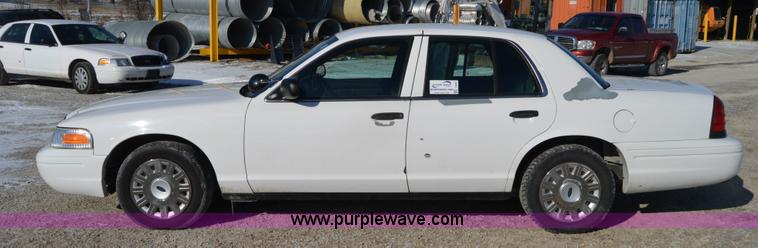 image for item I6884 2005 Ford Crown Victoria Police Interceptor