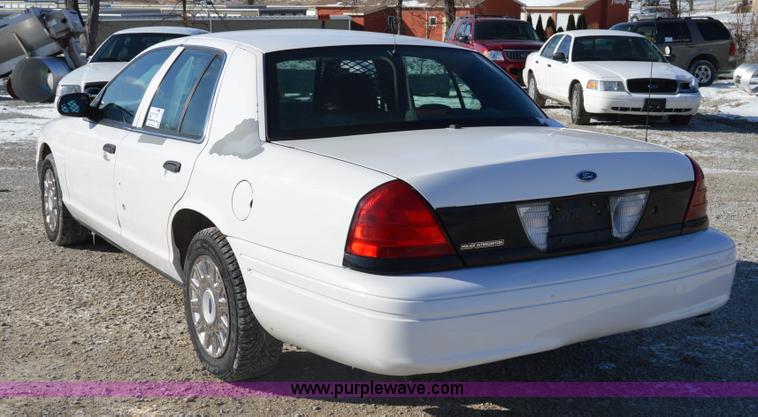 image for item I6884 2005 Ford Crown Victoria Police Interceptor
