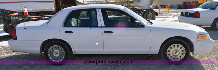 image for item I6884 2005 Ford Crown Victoria Police Interceptor