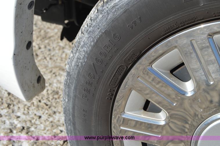 image for item I6884 2005 Ford Crown Victoria Police Interceptor