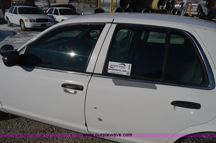 image for item I6884 2005 Ford Crown Victoria Police Interceptor