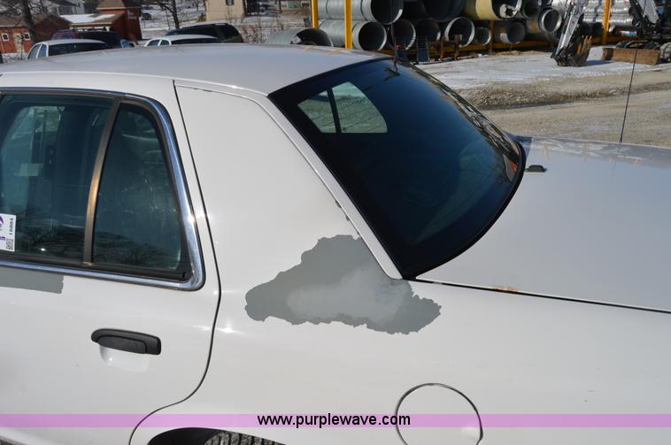 image for item I6884 2005 Ford Crown Victoria Police Interceptor
