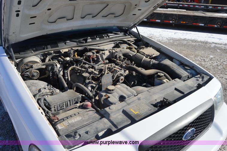 image for item I6884 2005 Ford Crown Victoria Police Interceptor