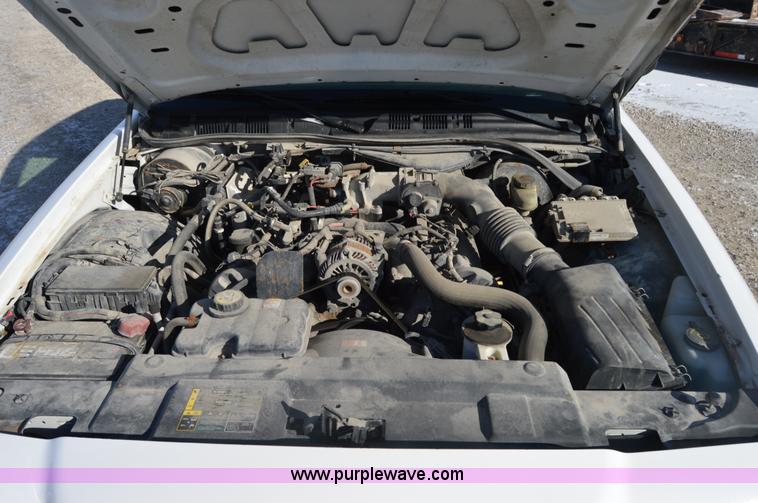 image for item I6884 2005 Ford Crown Victoria Police Interceptor