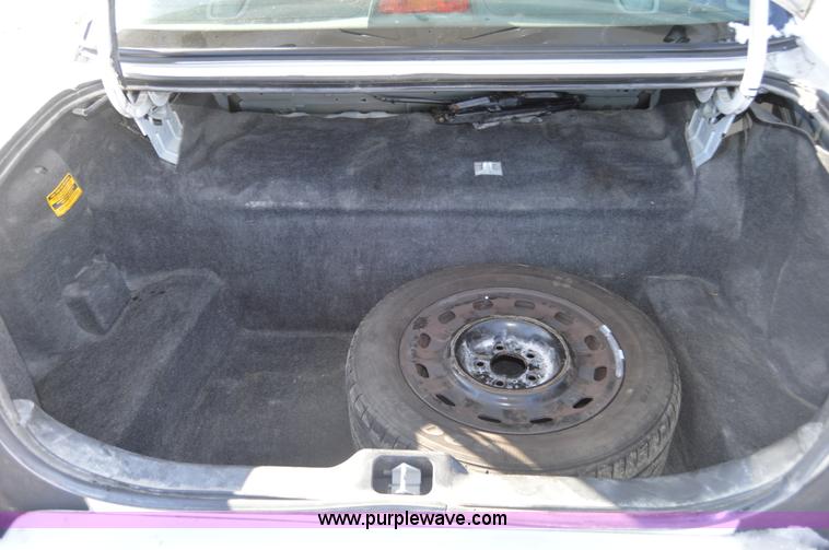 image for item I6884 2005 Ford Crown Victoria Police Interceptor