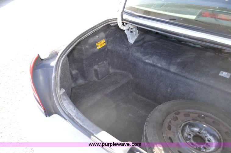 image for item I6884 2005 Ford Crown Victoria Police Interceptor