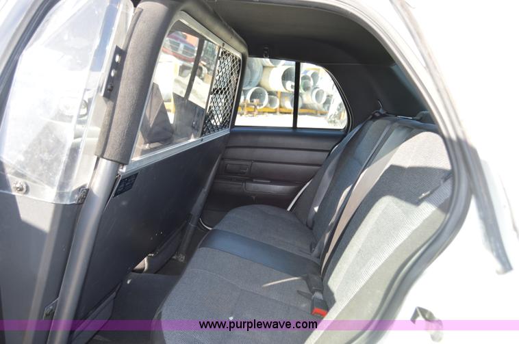 image for item I6884 2005 Ford Crown Victoria Police Interceptor
