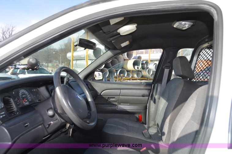 image for item I6884 2005 Ford Crown Victoria Police Interceptor