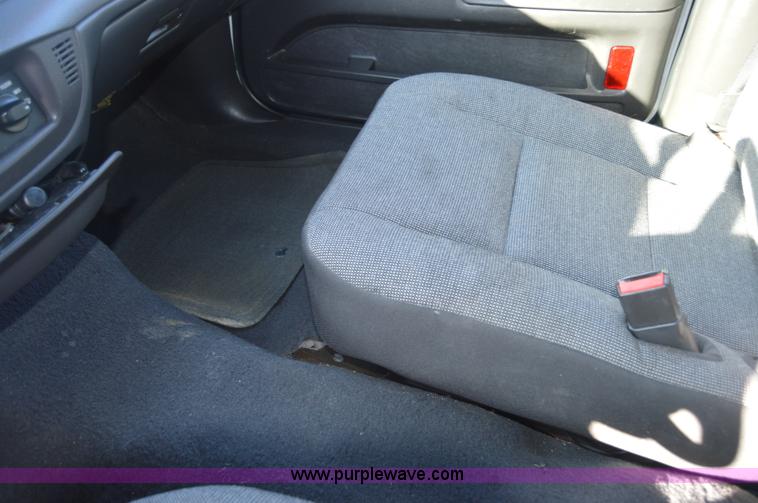 image for item I6884 2005 Ford Crown Victoria Police Interceptor