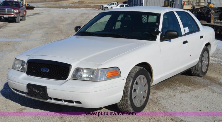 image for item I6885 2007 Ford Crown Victoria Police Interceptor