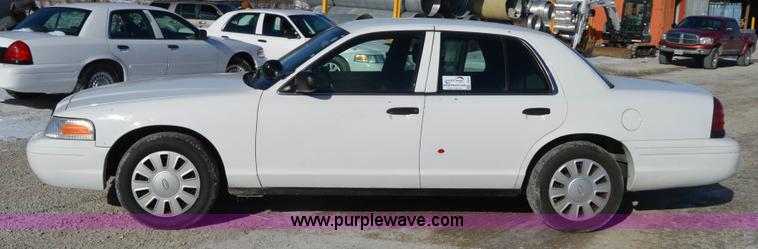 image for item I6885 2007 Ford Crown Victoria Police Interceptor