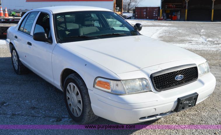 image for item I6885 2007 Ford Crown Victoria Police Interceptor