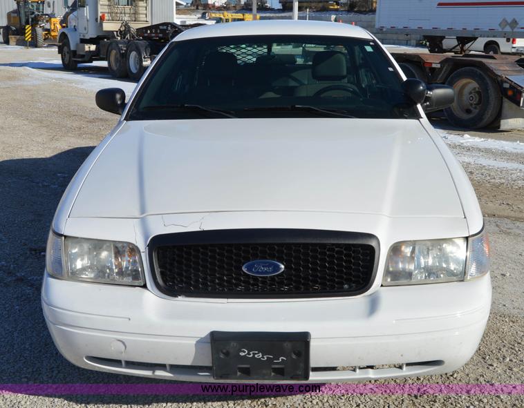 image for item I6885 2007 Ford Crown Victoria Police Interceptor