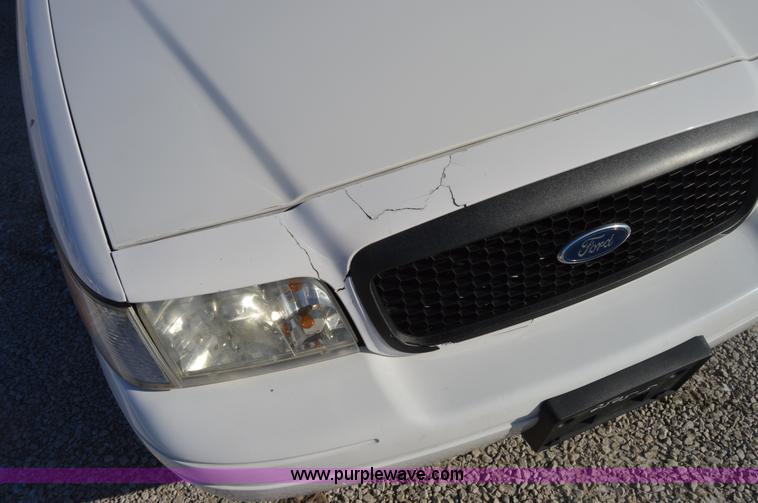 image for item I6885 2007 Ford Crown Victoria Police Interceptor