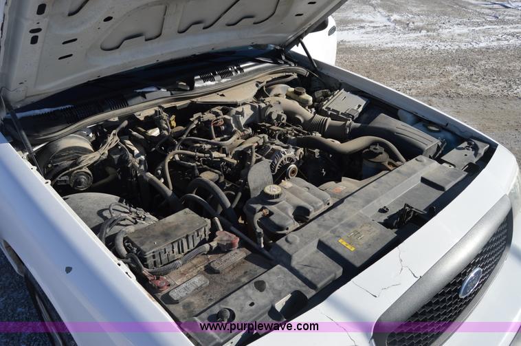 image for item I6885 2007 Ford Crown Victoria Police Interceptor