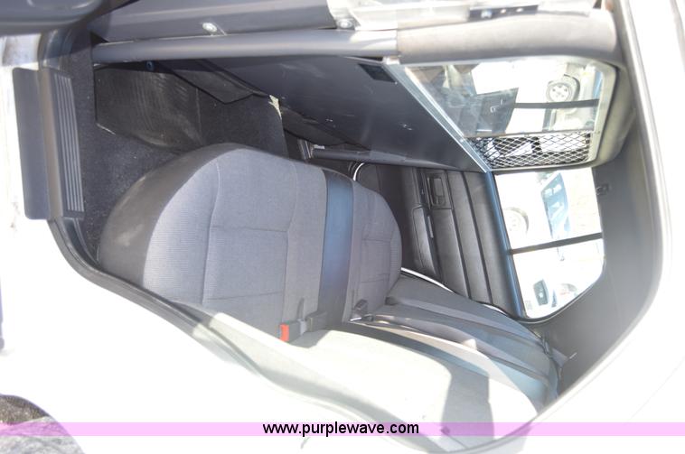 image for item I6885 2007 Ford Crown Victoria Police Interceptor