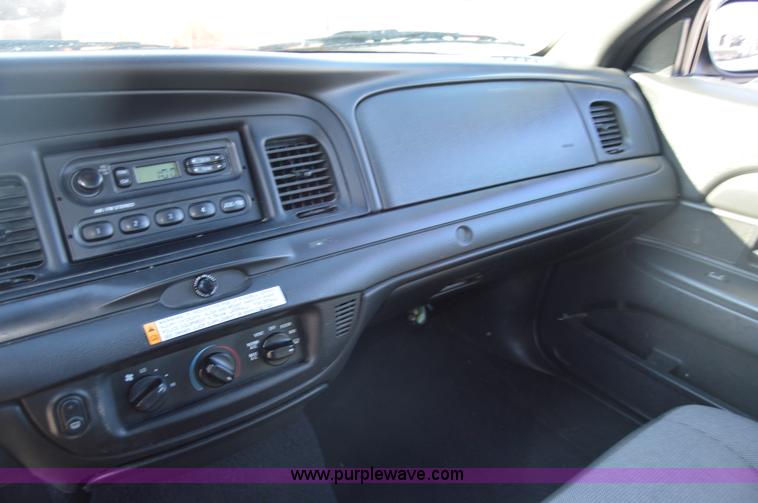 image for item I6885 2007 Ford Crown Victoria Police Interceptor