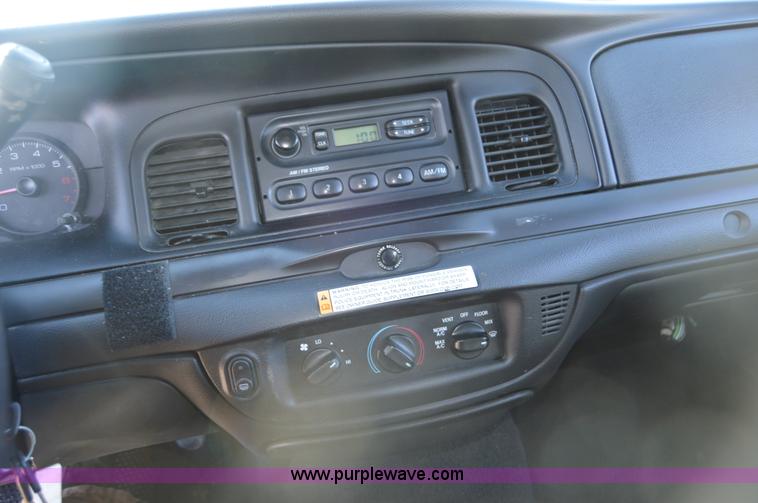 image for item I6885 2007 Ford Crown Victoria Police Interceptor