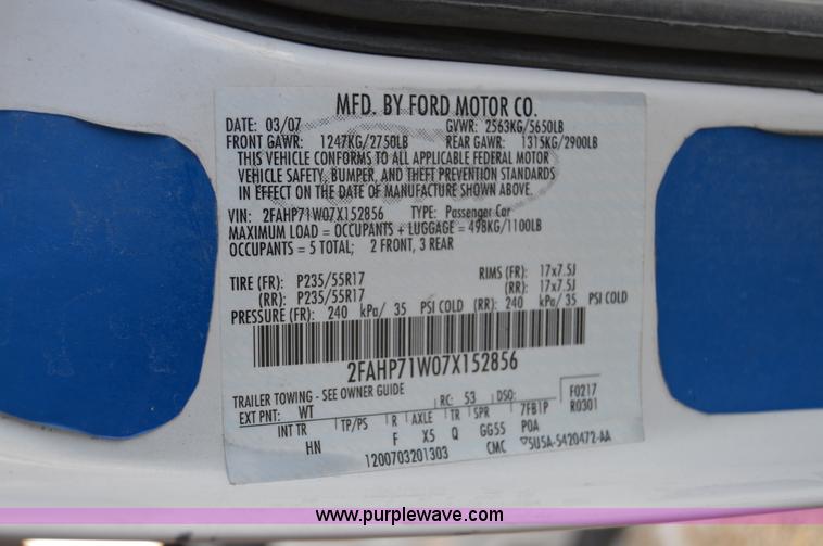 image for item I6885 2007 Ford Crown Victoria Police Interceptor