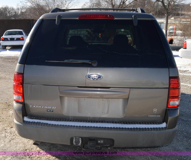 image for item I6886 2002 Ford Explorer SUV