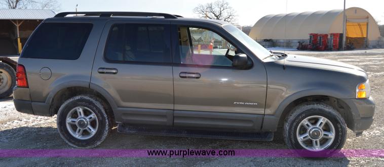 image for item I6886 2002 Ford Explorer SUV