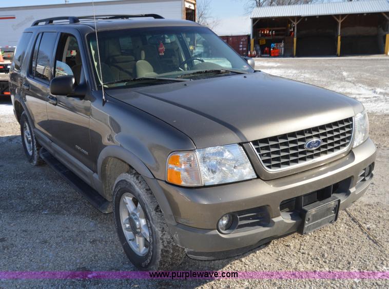 image for item I6886 2002 Ford Explorer SUV