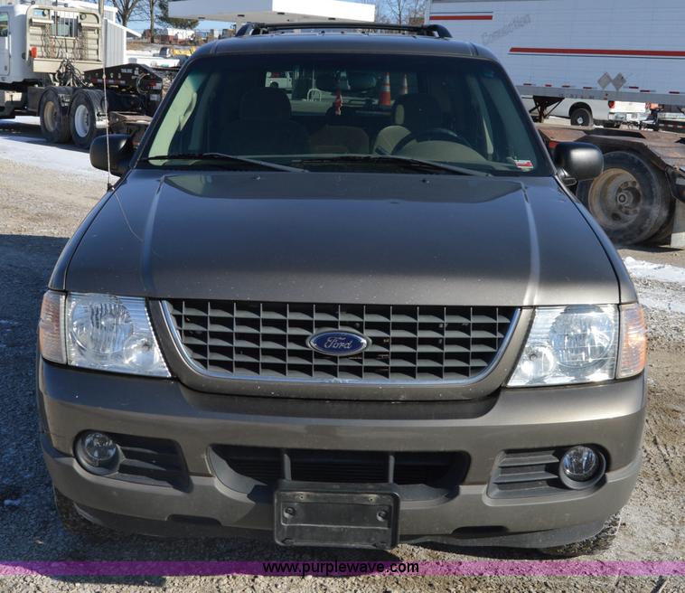 image for item I6886 2002 Ford Explorer SUV