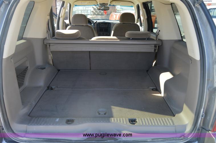 image for item I6886 2002 Ford Explorer SUV