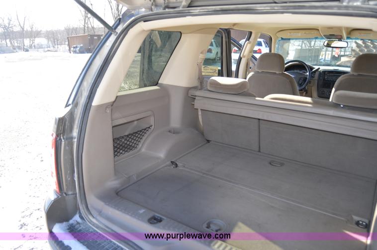 image for item I6886 2002 Ford Explorer SUV